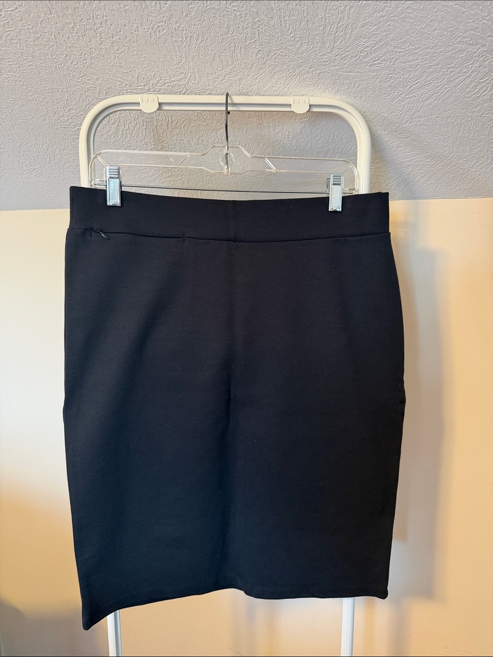 Toad & Co black knit pull on pencil skirt - size Large